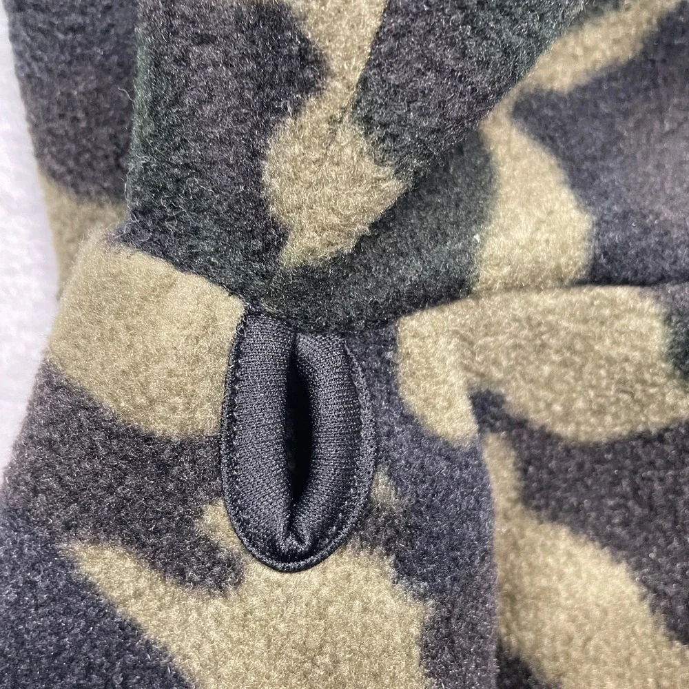 Unbranded camouflage fleece
